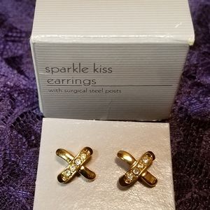 NIB Vintage Avon Sparkle Kiss Earrings